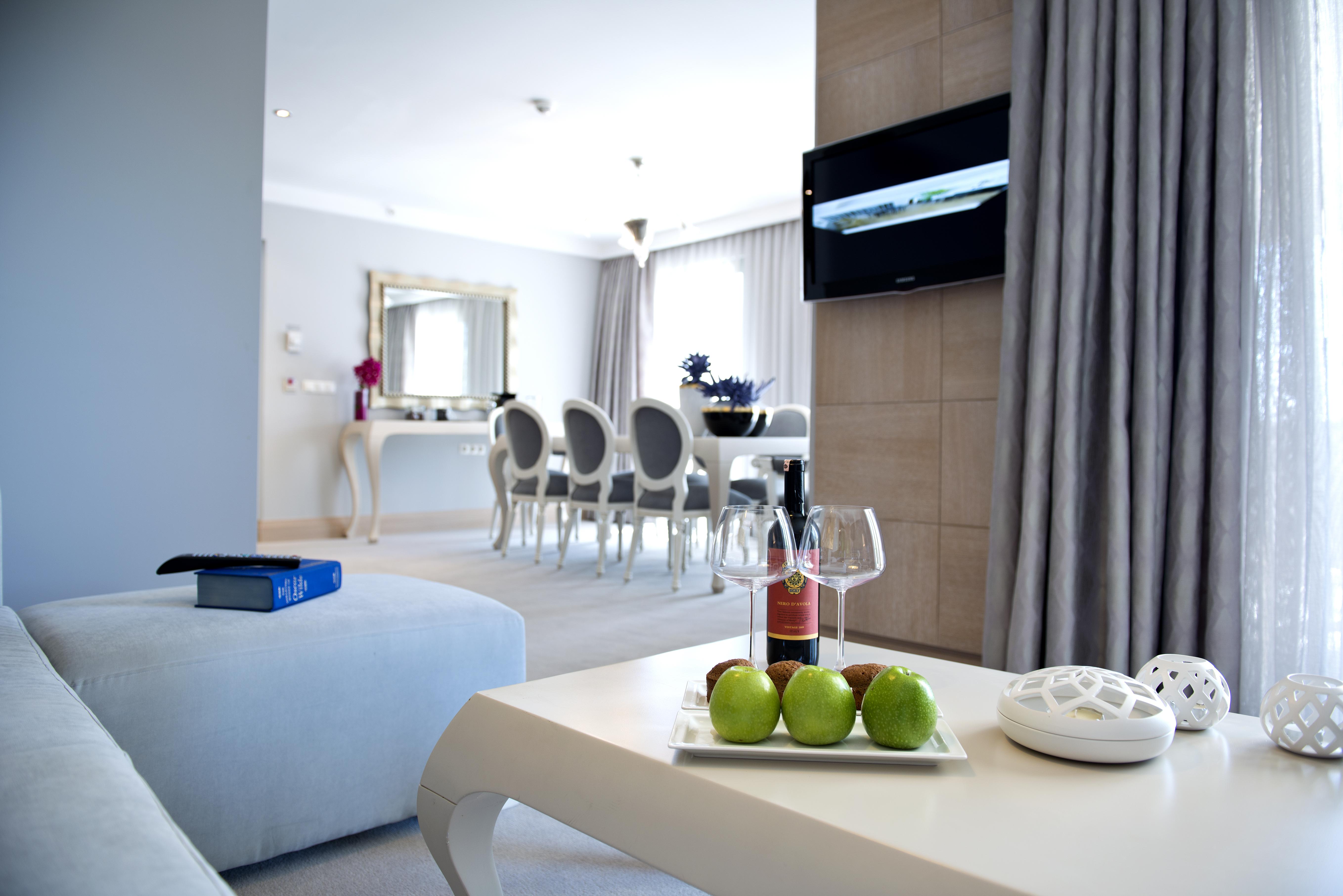 Ramada Resort By Wyndham Bodrum Bitez Εξωτερικό φωτογραφία